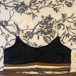 NWT Kona Sol Medium bikini top